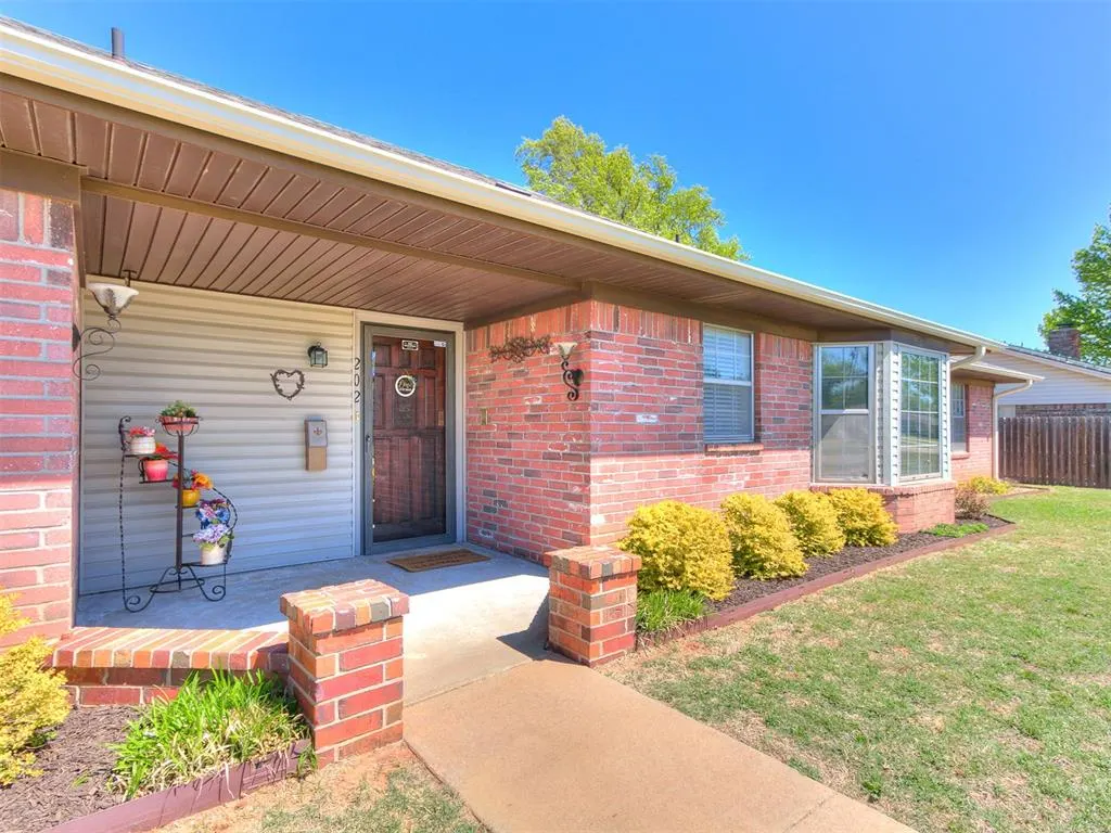 Photo 3 — 202 E Chicago Street, Shawnee, OK 74804