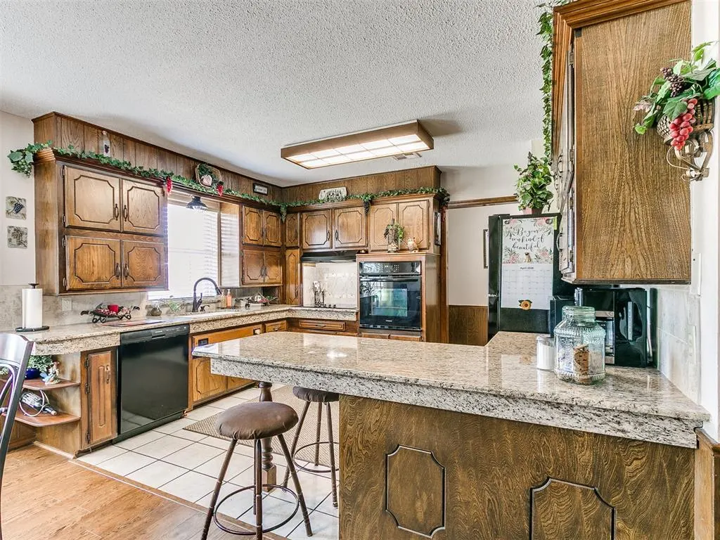 Photo 4 — 202 E Chicago Street, Shawnee, OK 74804