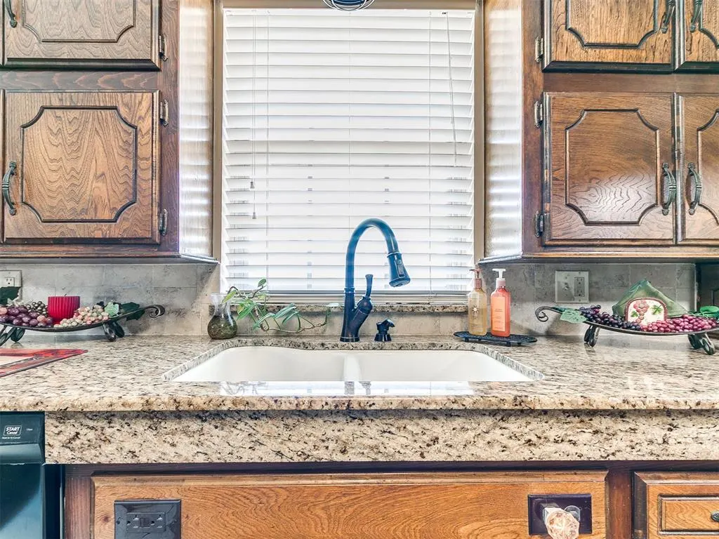 Photo 6 — 202 E Chicago Street, Shawnee, OK 74804