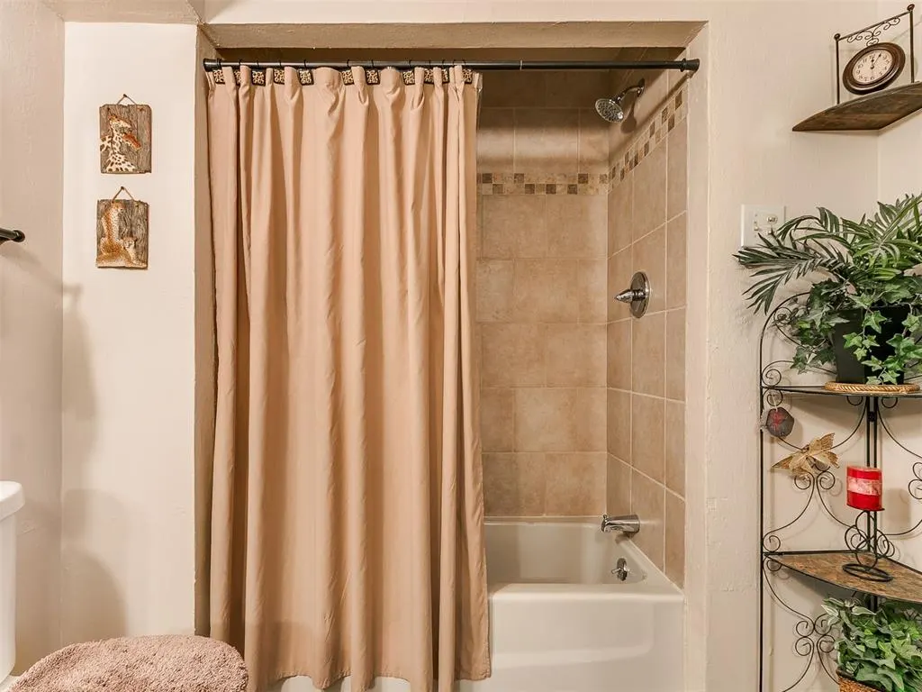 Photo 17 — 202 E Chicago Street, Shawnee, OK 74804