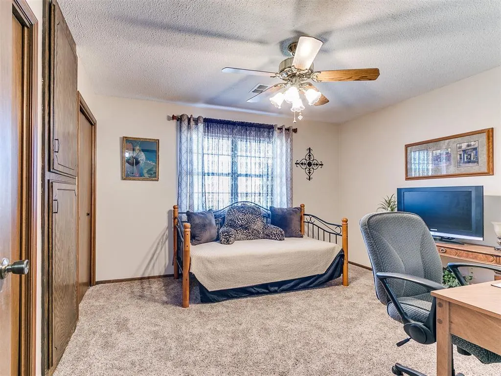 Photo 19 — 202 E Chicago Street, Shawnee, OK 74804