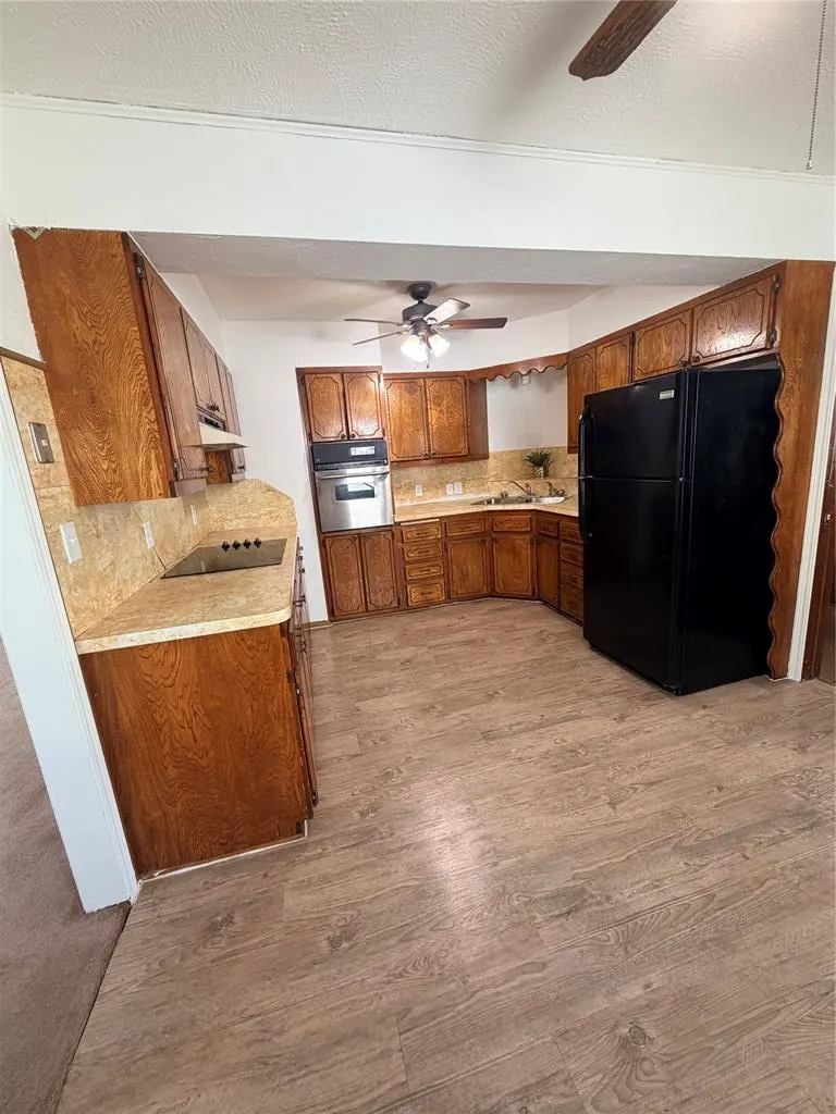 Photo 15 — 522 S 11th Street, Clinton, OK 73601
