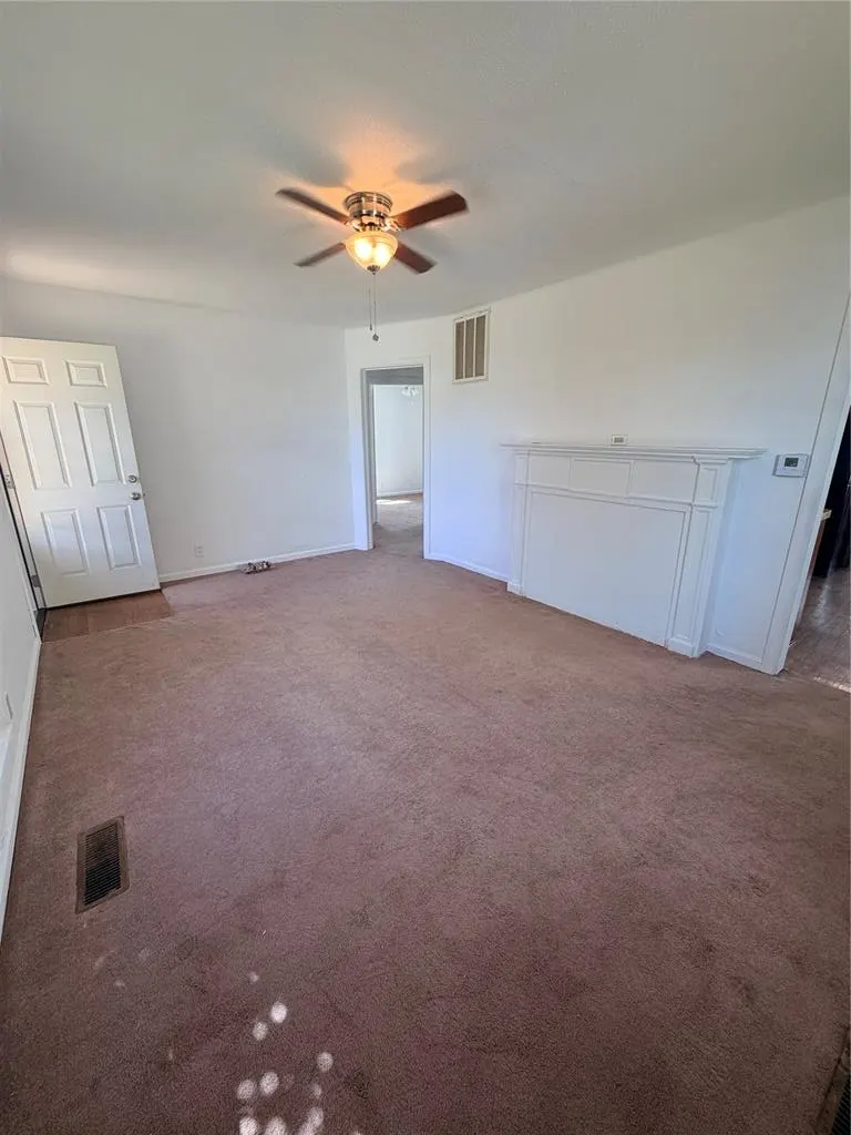 Photo 5 — 522 S 11th Street, Clinton, OK 73601