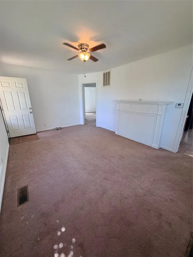 Photo 5 — 522 S 11th Street, Clinton, OK 73601