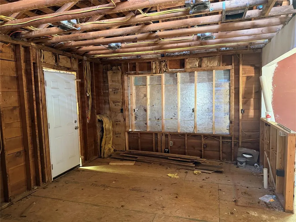 Photo 4 — 704 NW 28th Street, Oklahoma City, OK 73103