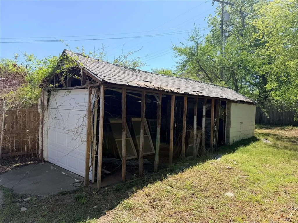 Photo 12 — 704 NW 28th Street, Oklahoma City, OK 73103