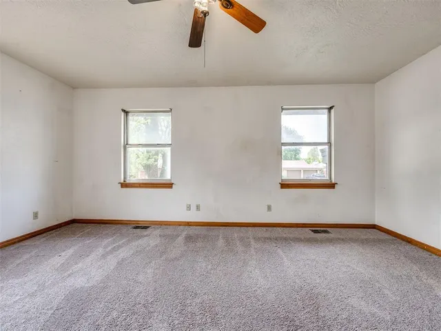 Photo 6 — 649 W Beam Avenue, Yukon, OK 73099