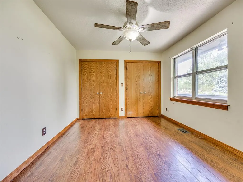 Photo 9 — 649 W Beam Avenue, Yukon, OK 73099
