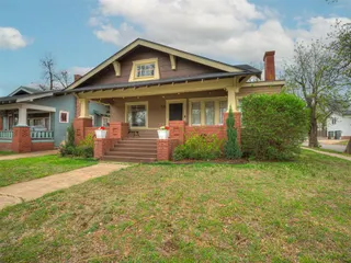 Sold home at 530 NW 20th Street