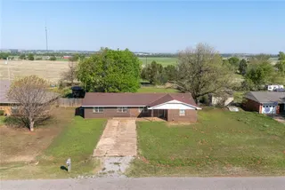 Sold home at 2024 E Robberts Avenue