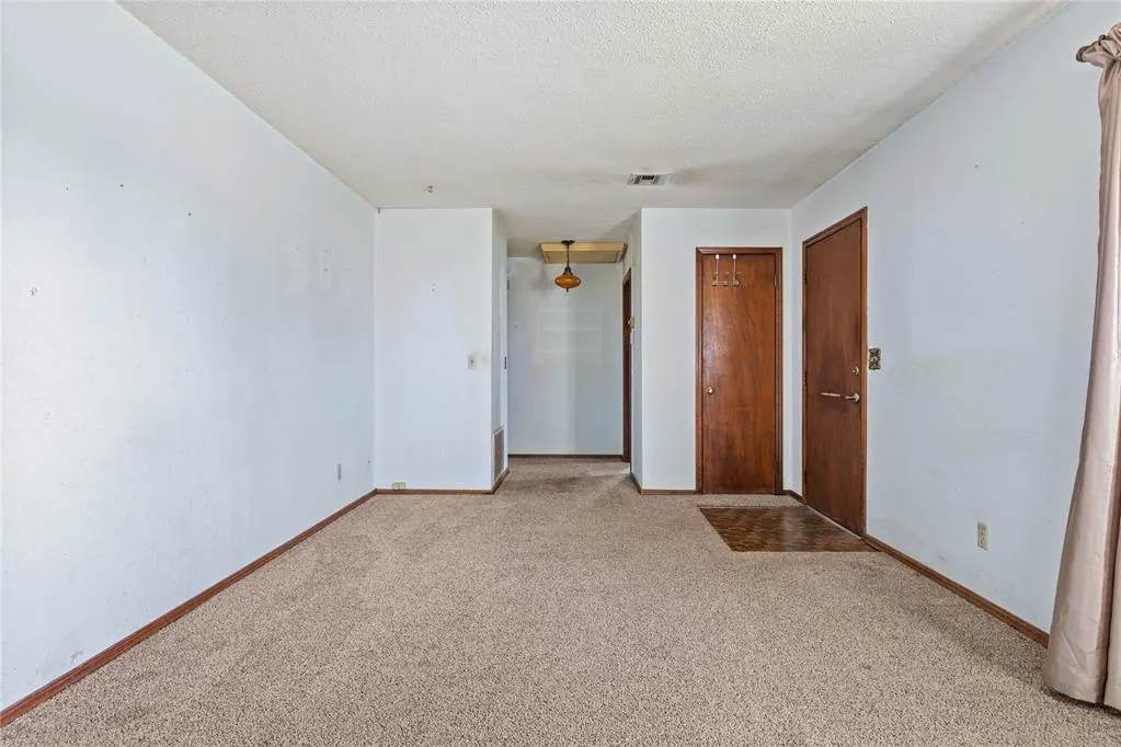 Photo 12 — 2024 E Robberts Avenue, Kingfisher, OK 73750