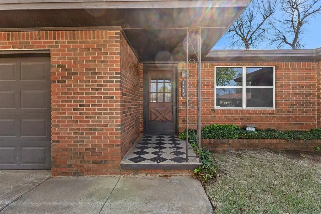 Photo 3 — 1319 S 11th Street, Kingfisher, OK 73750