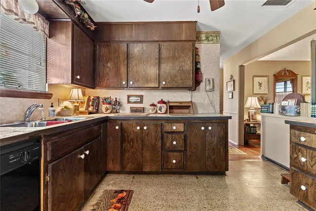 Photo 6 — 1319 S 11th Street, Kingfisher, OK 73750