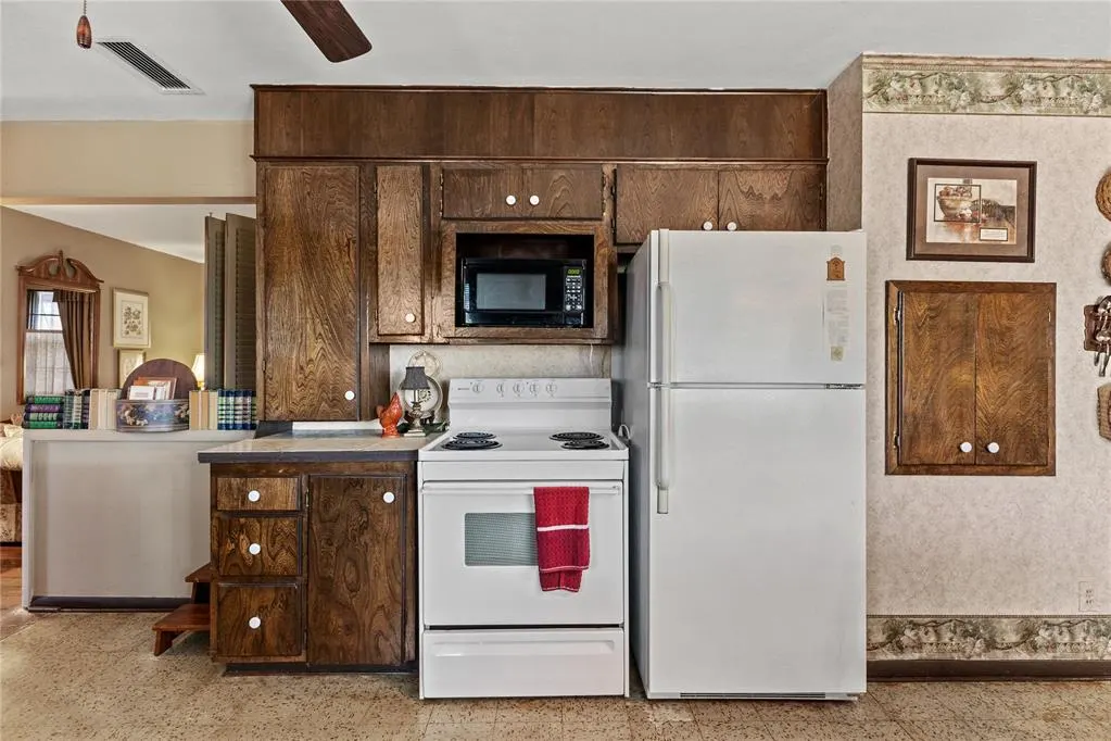 Photo 8 — 1319 S 11th Street, Kingfisher, OK 73750