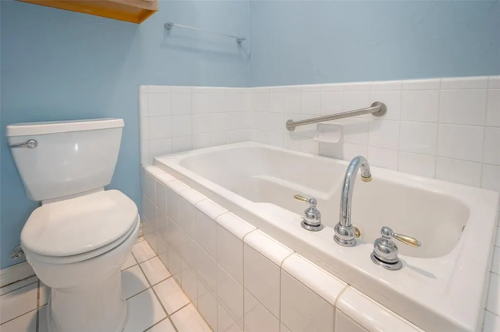 Photo 19 — 12500 Saint Andrews Drive 20, Oklahoma City, OK 73120