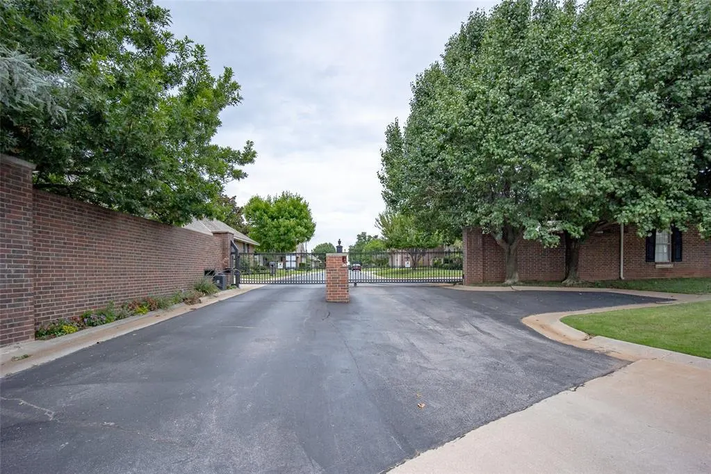 Photo 22 — 12500 Saint Andrews Drive 20, Oklahoma City, OK 73120