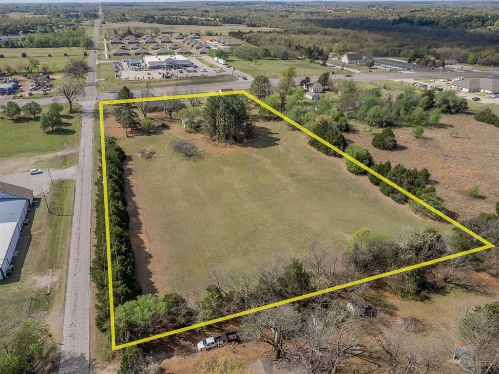 Photo 2 — 16995 NE 23rd Street, Choctaw, OK 73020