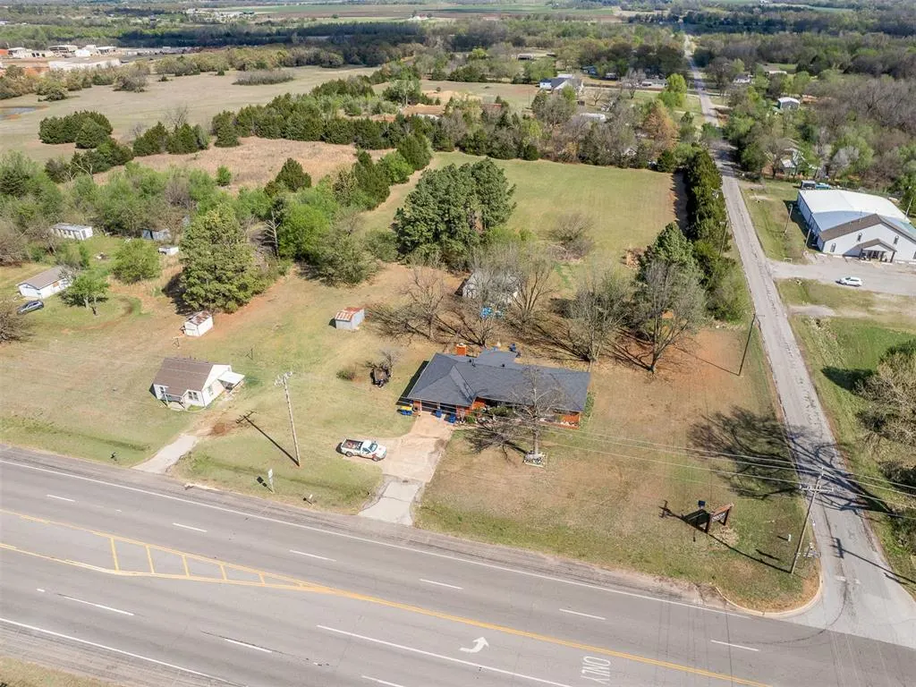 Photo 3 — 16995 NE 23rd Street, Choctaw, OK 73020
