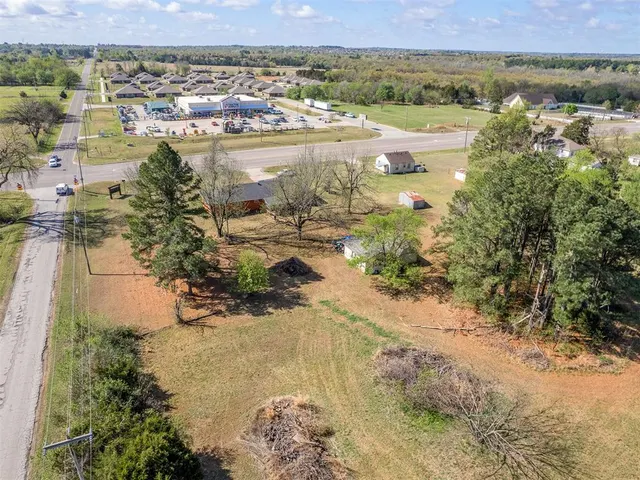 Photo 7 — 16995 NE 23rd Street, Choctaw, OK 73020