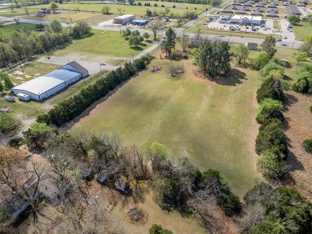 Photo 11 — 16995 NE 23rd Street, Choctaw, OK 73020