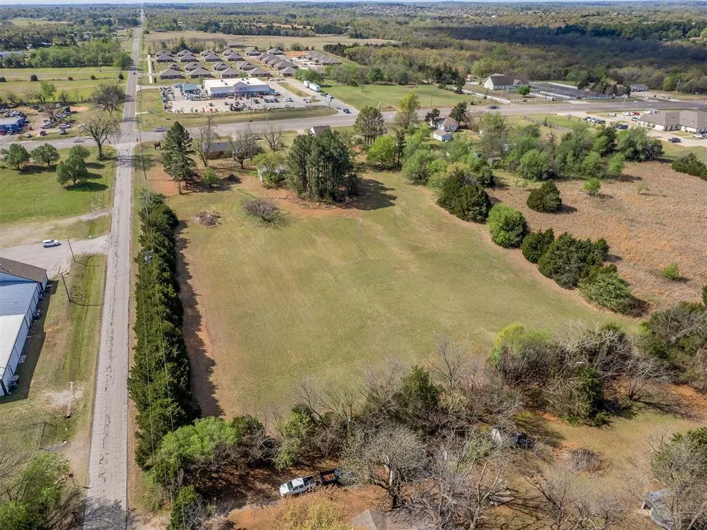 Photo 13 — 16995 NE 23rd Street, Choctaw, OK 73020