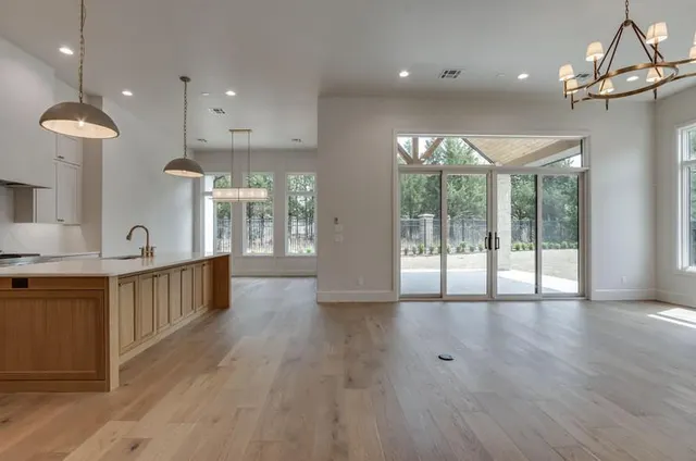 Photo 5 — 12100 Grand Cedar Lane, Oklahoma City, OK 73131