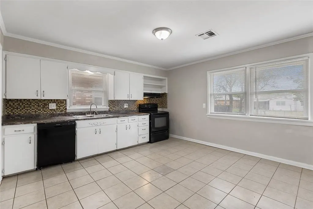 Photo 14 — 1221 NW 83rd Street, Oklahoma City, OK 73114