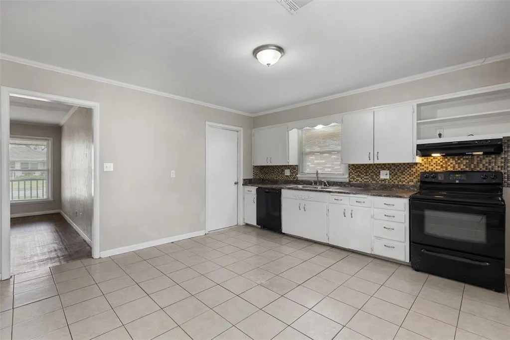 Photo 15 — 1221 NW 83rd Street, Oklahoma City, OK 73114