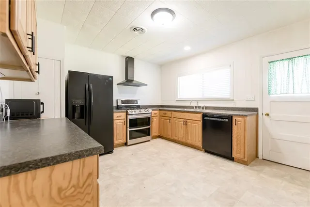 Photo 6 — 323 S Phillips Avenue, Leedey, OK 73654