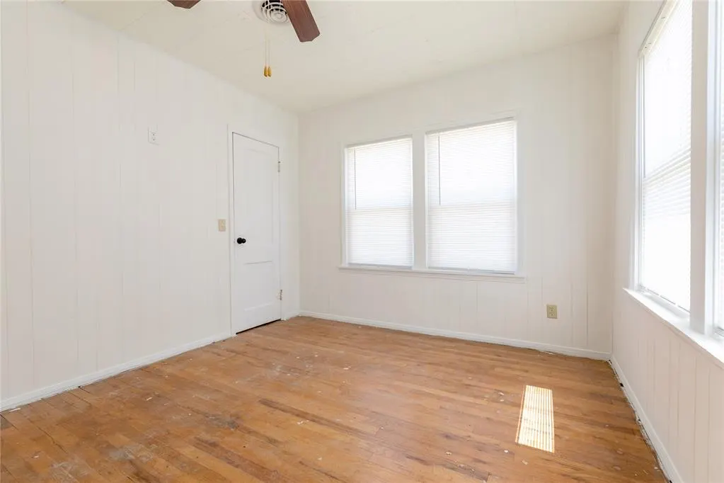 Photo 10 — 323 S Phillips Avenue, Leedey, OK 73654