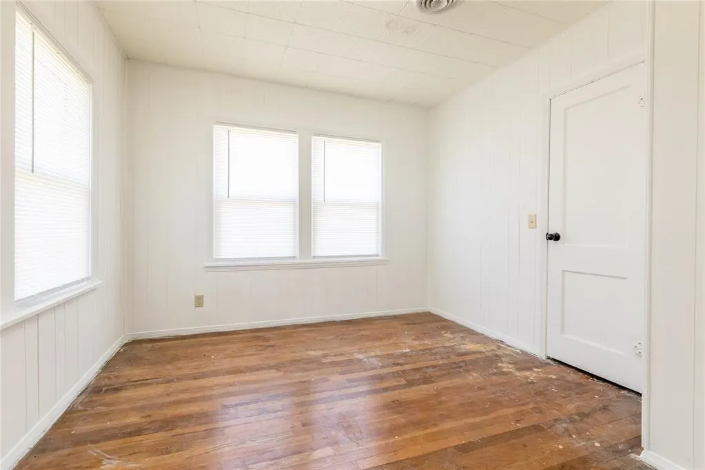 Photo 12 — 323 S Phillips Avenue, Leedey, OK 73654