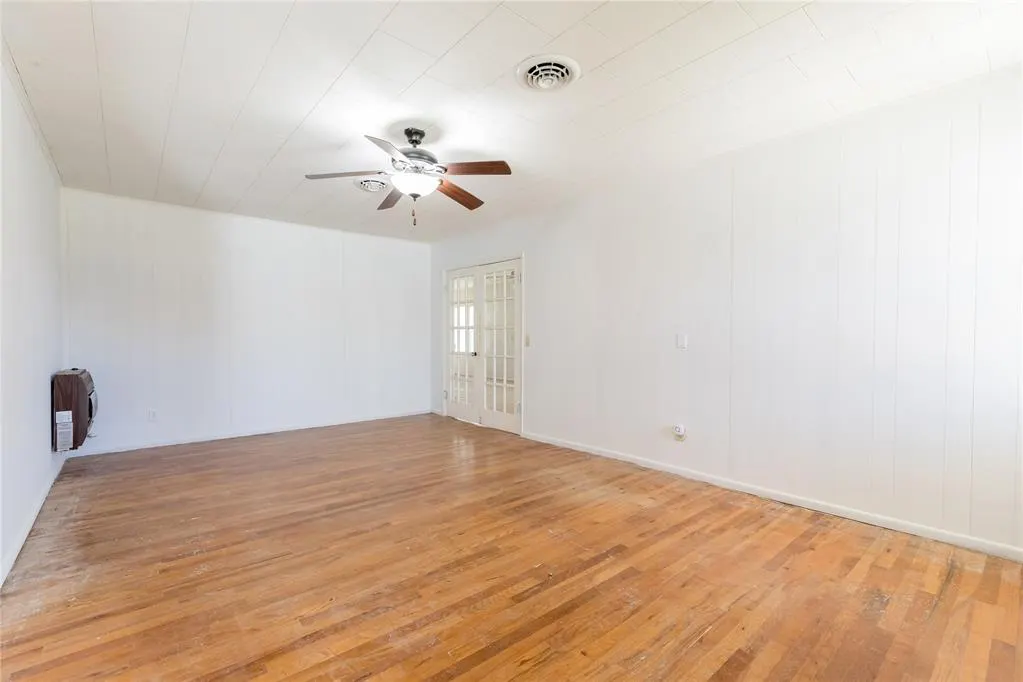 Photo 14 — 323 S Phillips Avenue, Leedey, OK 73654