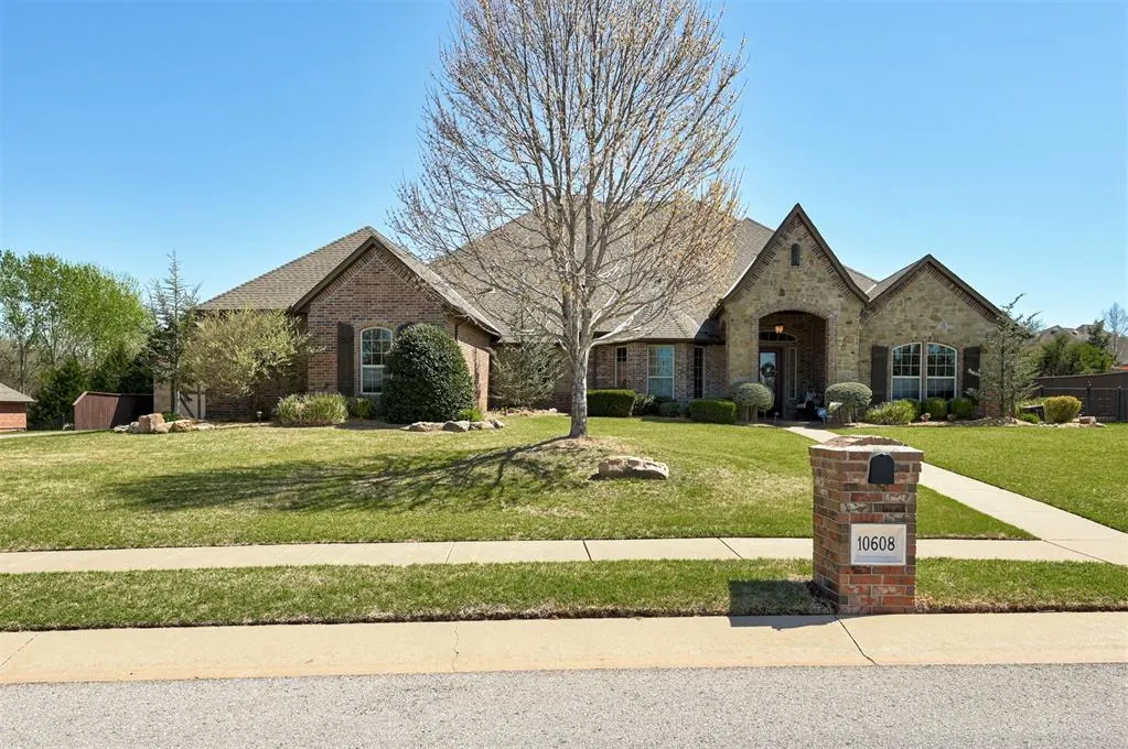 Photo 2 — 10608 Berrywood Drive, Oklahoma City, OK 73151