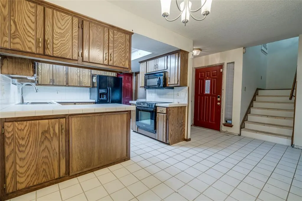 Photo 10 — 4713 Hemlock Circle, Oklahoma City, OK 73162