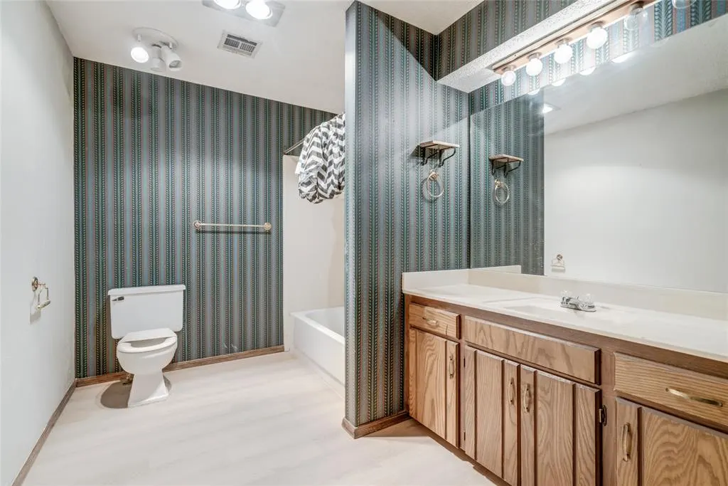 Photo 30 — 4713 Hemlock Circle, Oklahoma City, OK 73162