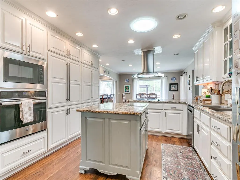 Photo 9 — 914 Living Springs Trail, Washington, OK 73093