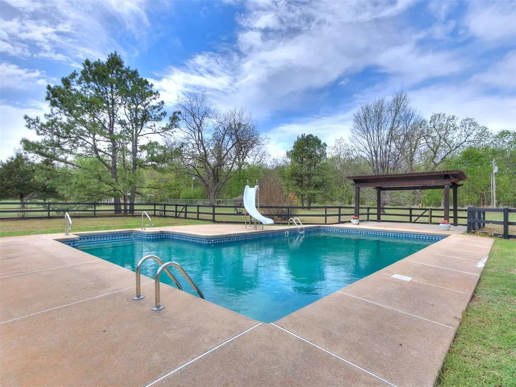 Photo 40 — 914 Living Springs Trail, Washington, OK 73093