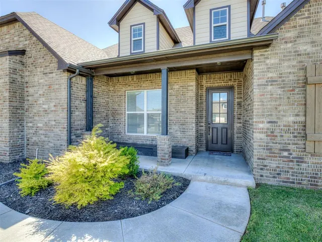 Photo 4 — 2817 Bens Circle, Yukon, OK 73099
