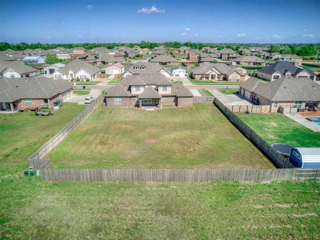 Photo 42 — 2817 Bens Circle, Yukon, OK 73099