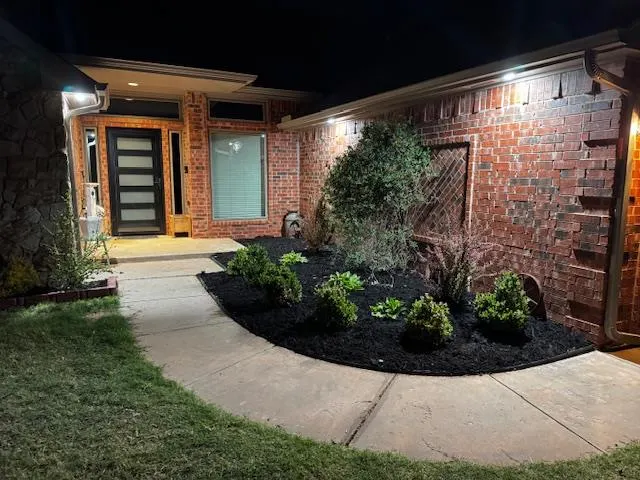 Photo 2 — 417 E Raleigh Terrace, Mustang, OK 73064