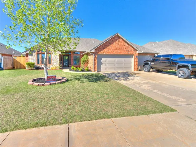 Photo 3 — 417 E Raleigh Terrace, Mustang, OK 73064
