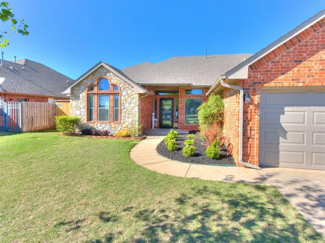 Photo 4 — 417 E Raleigh Terrace, Mustang, OK 73064