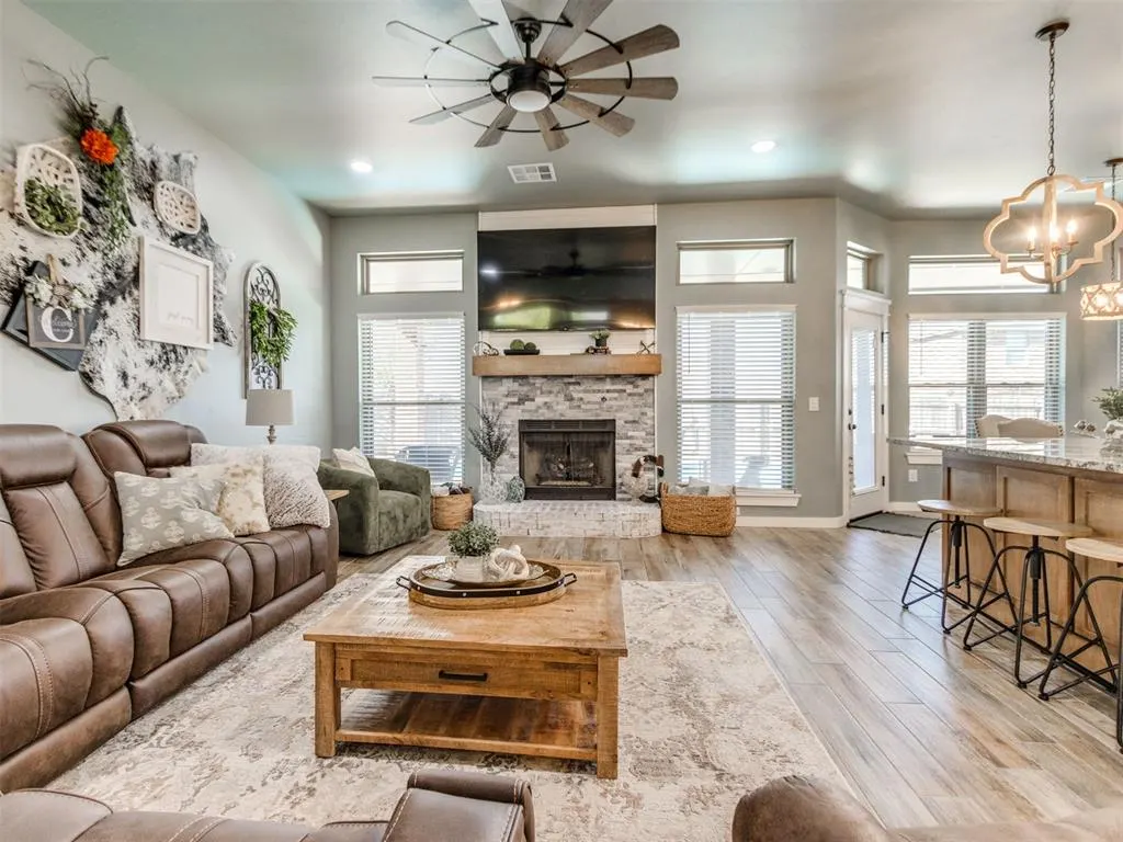 Photo 7 — 417 E Raleigh Terrace, Mustang, OK 73064