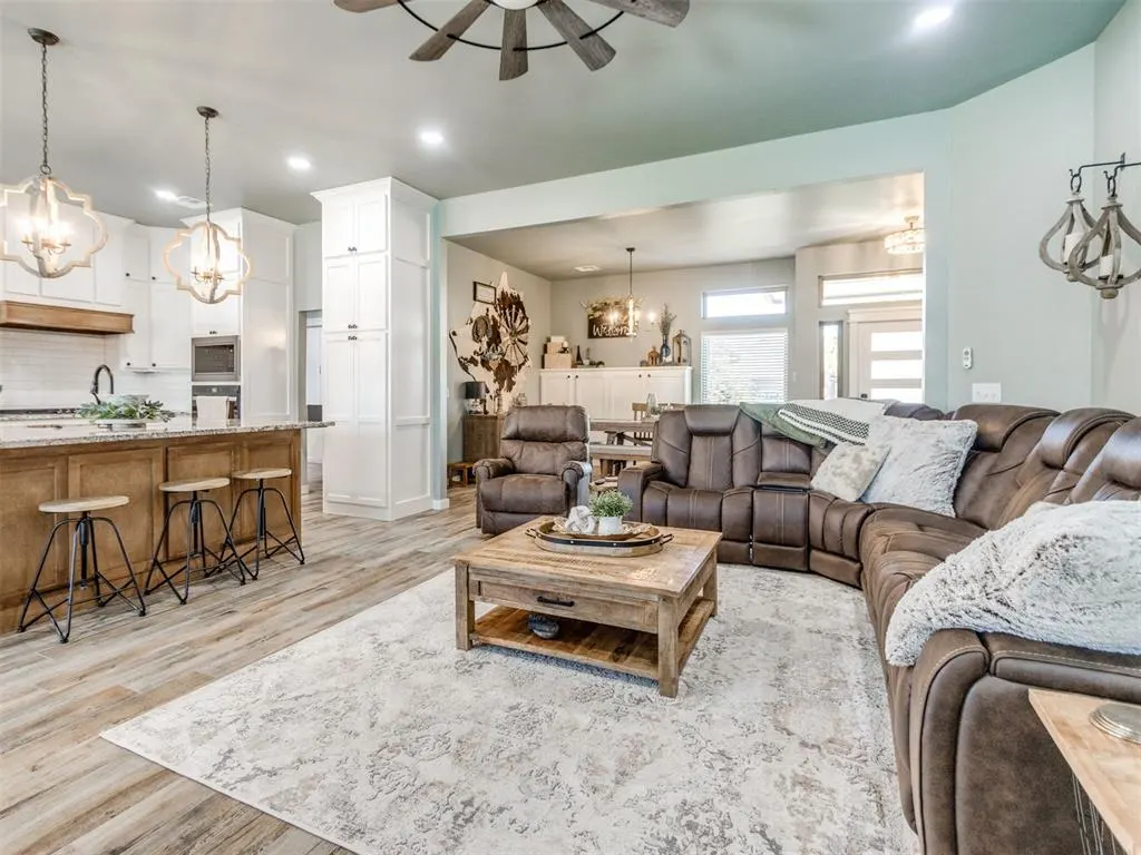 Photo 10 — 417 E Raleigh Terrace, Mustang, OK 73064