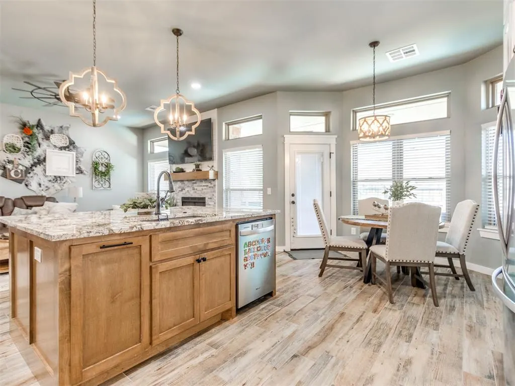 Photo 36 — 417 E Raleigh Terrace, Mustang, OK 73064