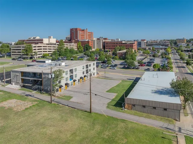 Photo 4 — 508 NW 8th Street, Oklahoma City, OK 73012