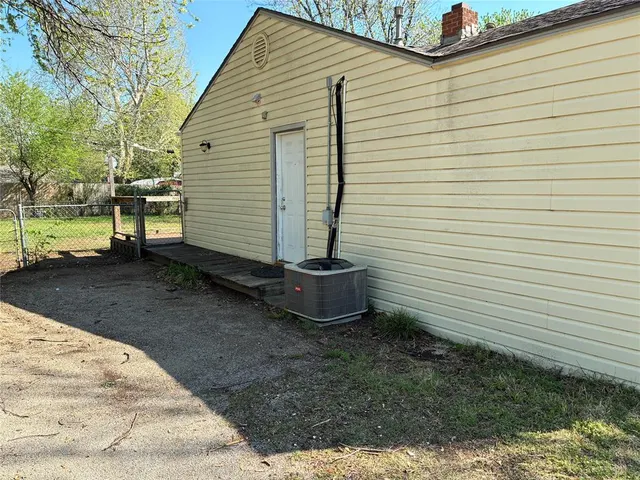 Photo 6 — 6113 NW 48th Street, Warr Acres, OK 73122
