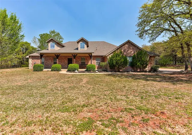Front exterior — 809 Breezy Hill Road, Edmond, OK 73025