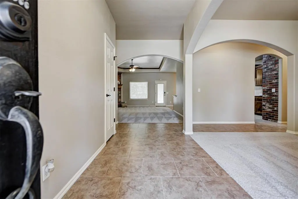 Photo 5 — 809 Breezy Hill Road, Edmond, OK 73025