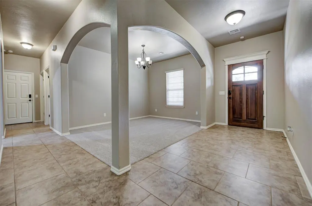 Photo 6 — 809 Breezy Hill Road, Edmond, OK 73025